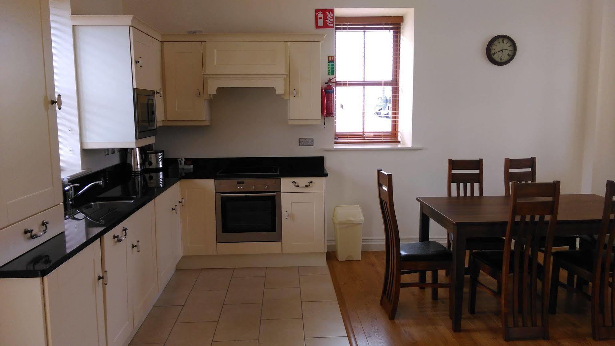 New Forest Estate Lodges Tyrrellspass Ngoại thất bức ảnh